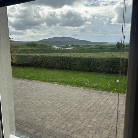 Idyllic, 5 Star Family With Panoramic Views, On The Wild Atlantic Way 度假居