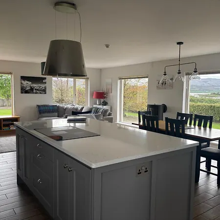 Idyllic, 5 Star Family With Panoramic Views, On The Wild Atlantic Way 度假居